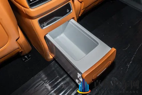 限时1599万起售，东风奕派2026款eπ008五座版上市，值得一看-2