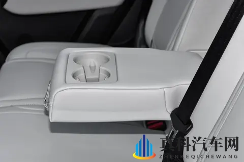 带娃奶爸买车，为什么我选了15万级的混动方盒子？-3