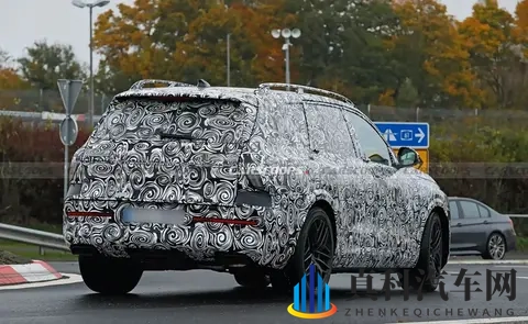 Evelynlin双枪大战黑人：赛车巅峰对决，速度与激情碰撞-2