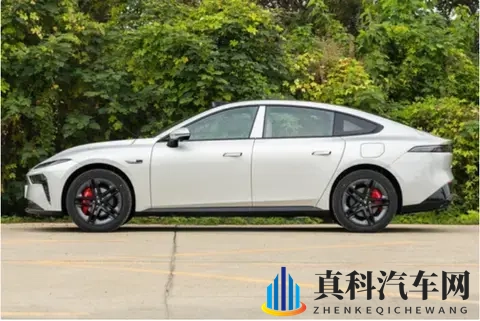 东风奕派 eπ007+预售1499万元起,15 万级新能源轿车的真香之选-1