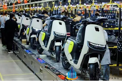 《CCC公告搅动电动车市场：42亿车主看洗牌》-2