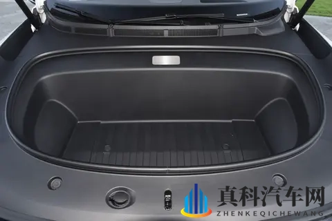 零跑C16与银河M9：中大型SUV新能源对决，选谁更明智-1