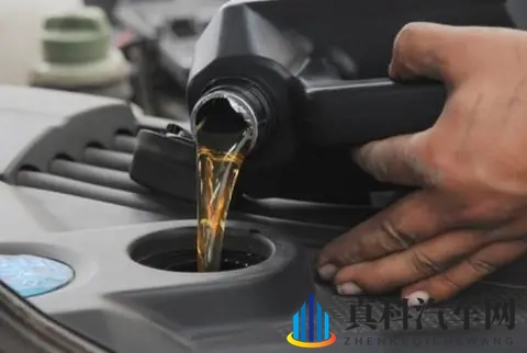 别瞎换机油！新手必记5个真相：避开3大伤车坑，每次保养省200+-2