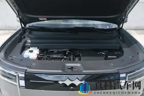 方程豹钛7四驱Max版深度体验：科技大空间SUV的务实之选-3