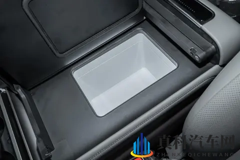 腾势 N8L:贴合家庭需求的大六座 SUV-2