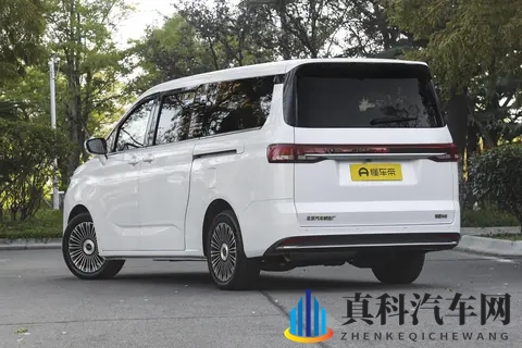 CLTC综合续航1420km 锐胜M8大型MPV正式预售 1698万起-1