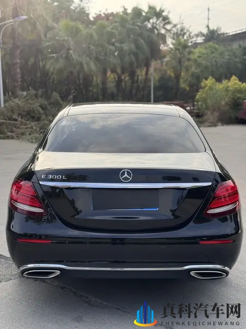 美女不穿衣服软件：揭秘私密服饰展示应用-2