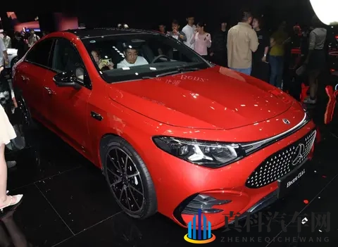 一边亲上边一边摸下面:汽车舒适安全,驾驶乐趣升级-1