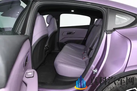 15万级科技配置狂魔，把好东西全堆车上，深蓝L06够诚意吗？-2