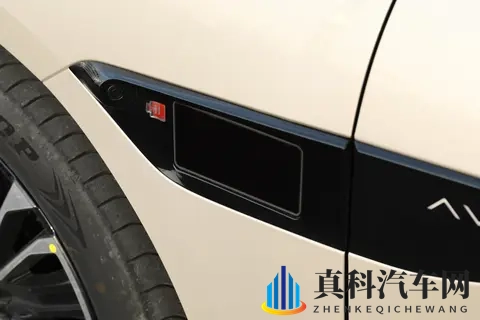 阿维塔12四激光版试驾体验:30万级豪华轿车的实用之选-3