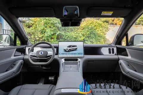 腾势N8L DM:全家人一起出游,大六座SUV该怎么选?-1