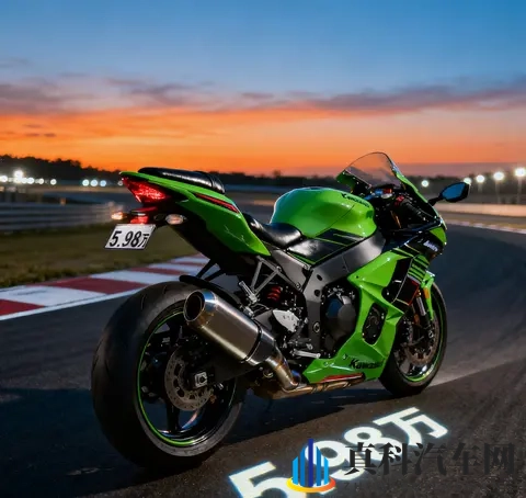 川崎ZX-4RR价探598万 四缸战神放下身段 国产中排仿赛迎最硬考验-2