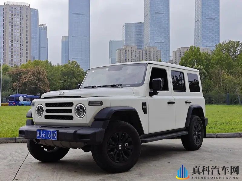 试驾212 T01:一台粗中有细,糙中让人留恋的硬核玩具-1