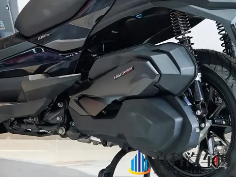 德系平台+国产价格，2025款无极SR4 Max中排踏板，售价29999元起-3