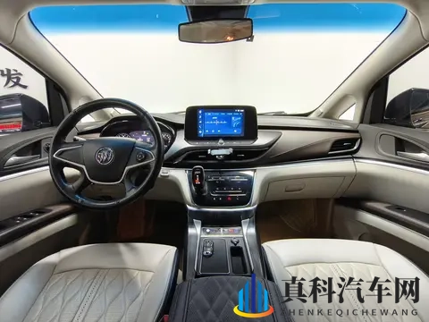 三年别克GL8，表显14万公里，陆上公务舱124万拿下！-1