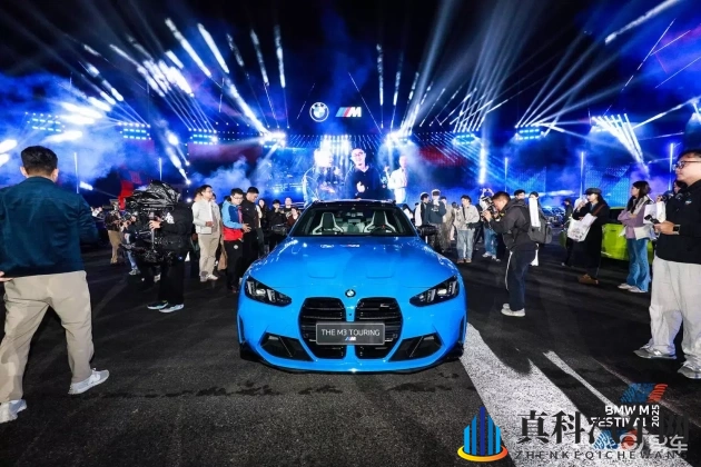 欧洲金发美女大战黑人:汽车界跨界新风尚:黑科技融合,欧洲品牌新突破-1