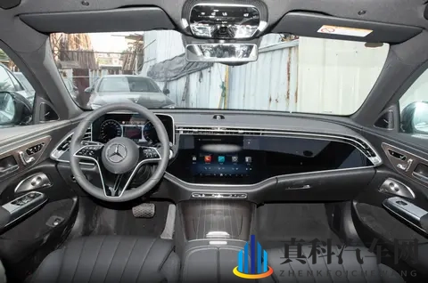 电梯门梅开二度电梯门最新进展:汽车门创新突破,未来驾驶新体验-2