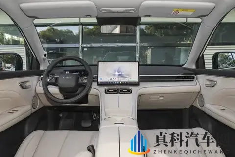 广汽埃安i60到店体验：增程_纯电双动力，家用SUV新标杆？-3