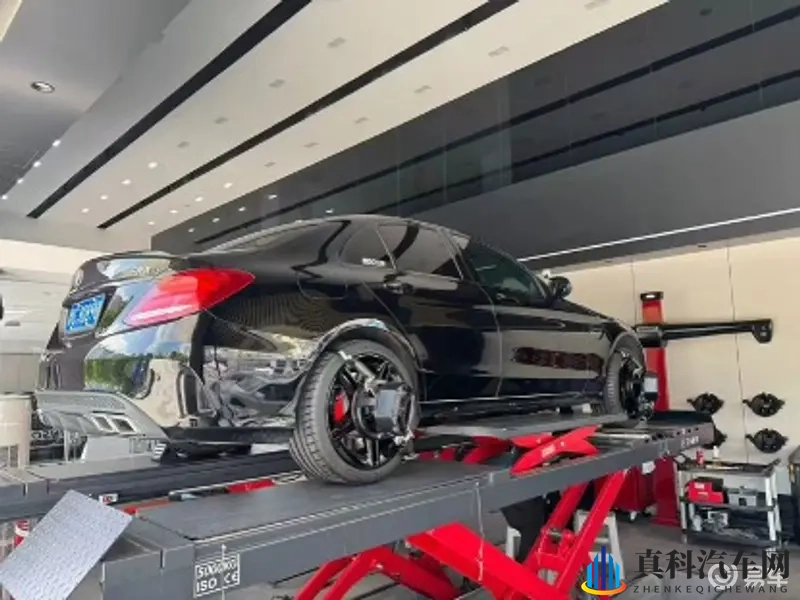 少妇大战黑人46厘米：激情碰撞，身材诱惑，少妇与黑人较量谁更胜一筹-2