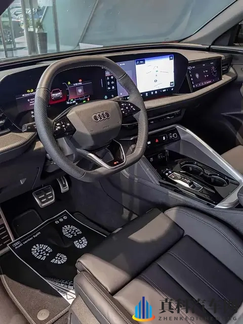 国产加长板上钉钉, 全新奥迪Q5海外实车曝光！内饰科技感直接拉满-1