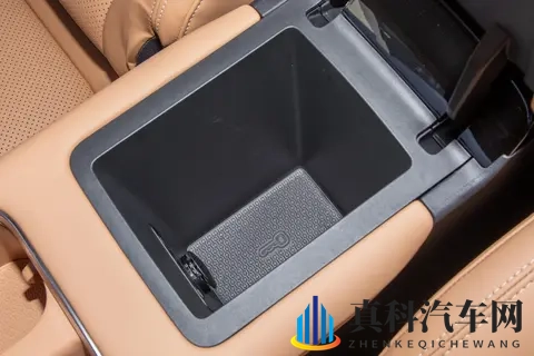 家用MPV新选择！768万起，真7座，续航超1000km，星光730 PHEV-3