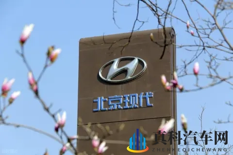 北京现代销量暴增 87%！EO 羿欧凭啥火？775% 高强度钢 + 9 气囊太硬核-1