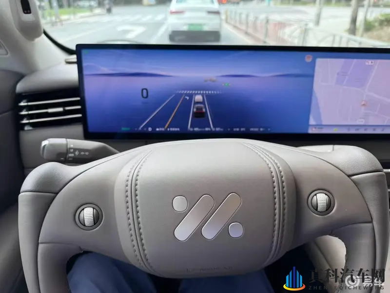 国产精品卡一卡二：国产神车崛起：亲民价格性能卓越-2