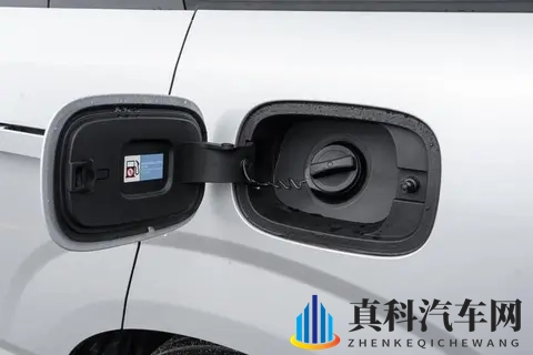 腾势N8L实力无短板,主流家庭豪华出行的理想选择-1