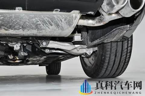 试驾2026款领克09：燃油车的进化，不止于“坚守”-1