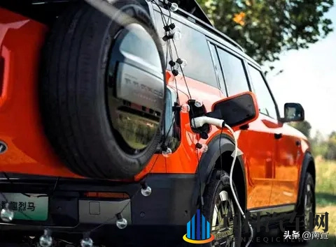 露营人不再带发电机，福特新车能当移动电站，户外生活真变了-3