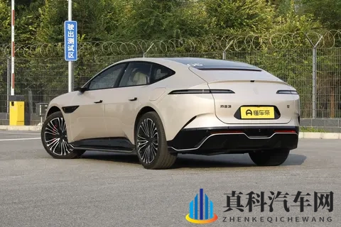 阿维塔 12四激光版上市:四激光雷达与52度电池如何重塑智能出行?-1