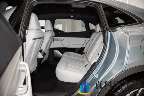25万级纯电SUV,能效空间双在线,家用选它准没错!-1