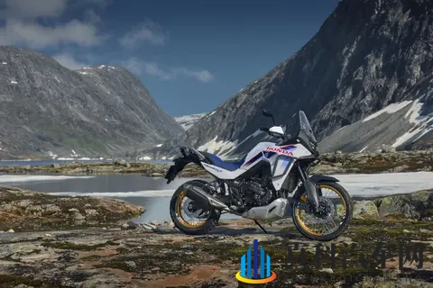 本田在500系列& 750 Transalp 和 CB750 Hornet 上推出电子离合器-1