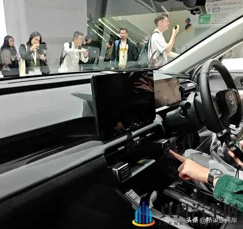 丰田RAV4降价至16万？混动四驱硬刚国产车-1