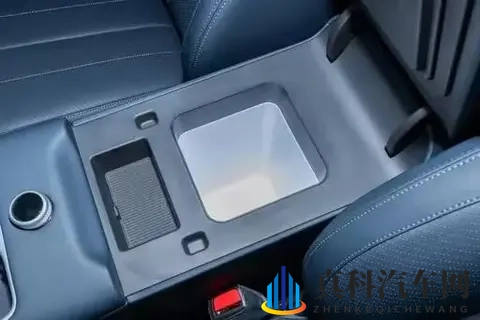 带娃出行不折腾,试驾方程豹钛7,解决家庭用车的痛点-1