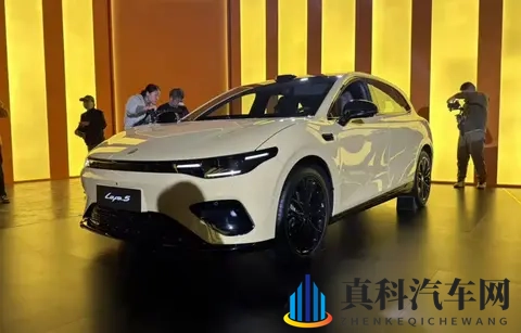 零跑Lafa5预售1058万起,比萤火虫便宜且续航高-2