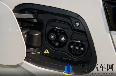 男女又爽 又黄 冰块漫画:汽车驾驶乐趣新诠释,冰块漫画揭示生活态度-2