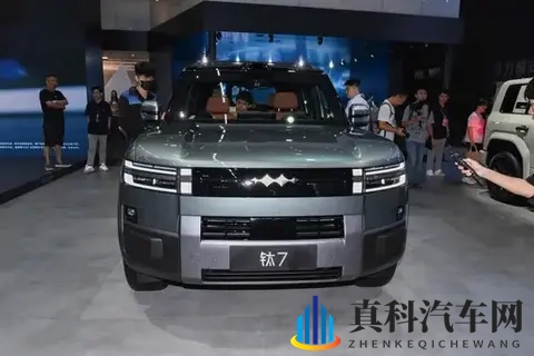 选车纠结症的福音-比亚迪方程豹钛7，空间大、续航无忧-1