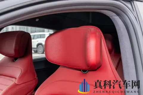 25万预算,年轻人的豪华汽车到底该怎么选?看完这篇你就明白了-2