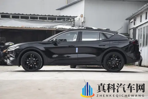 B级车怎么选？这款车型动力油耗低，空间大，配置丰富，值得一看-1