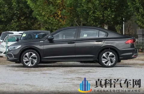 新款宝来上市，售价不变，15T动力总成保留，6个喇叭减配成了4个-3