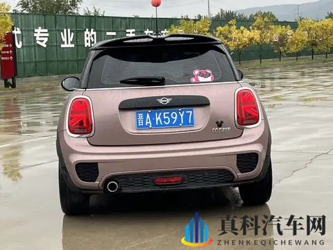 少妇被按摩师摸到高潮:按摩师手法高超,少妇享受愉悦时刻-3