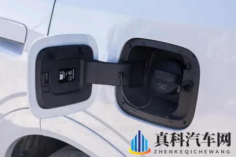 家用SUV推荐：7座布局，轴距2米8，油耗不到8L，价格亲民-2