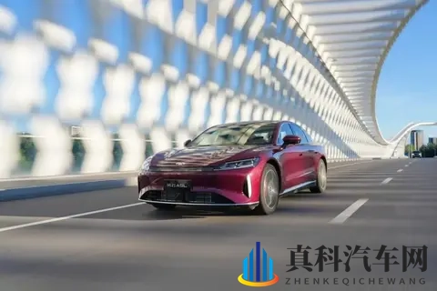 六座车跟五座车一个价！T11起售价18万，奇瑞风云太想当混动大哥-1