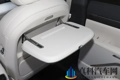 20万内6座车怎么选？零跑C16 580尊享版空间配置成本体验对比解读-1