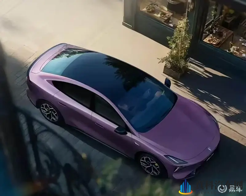 深蓝L06陆续到店:粉红官改车衣揭晓,11月上市-1