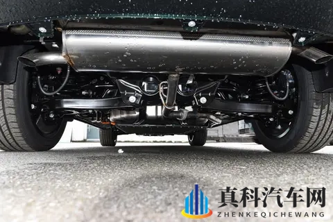 230km纯电续航+电混四驱 12万级蓝电E5 PLUS值不值得冲？-1