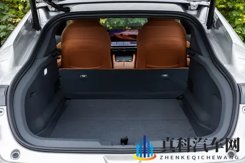 15万级轿跑新晋搅局者!激光雷达+8295芯片,它到底香不香?-3