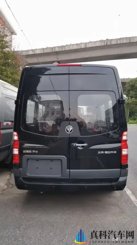 图雅诺全新中网样式，宽大有力，7座多功能用车-1