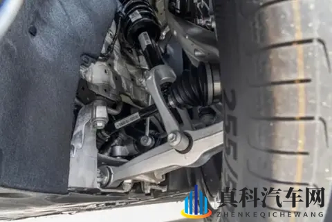 26款岚图梦想家告别“路怒症”与“停车慌”,家庭出行增强信心-3